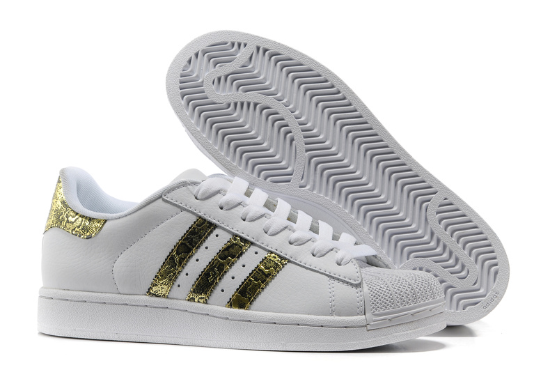 chaussure adidas femme noir et blanc pas cher